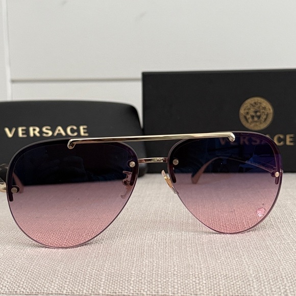 NWT - Versace Gold Frame Aviator Sunglasses with Purple-Rose Gradient Lenses - Picture 6 of 7